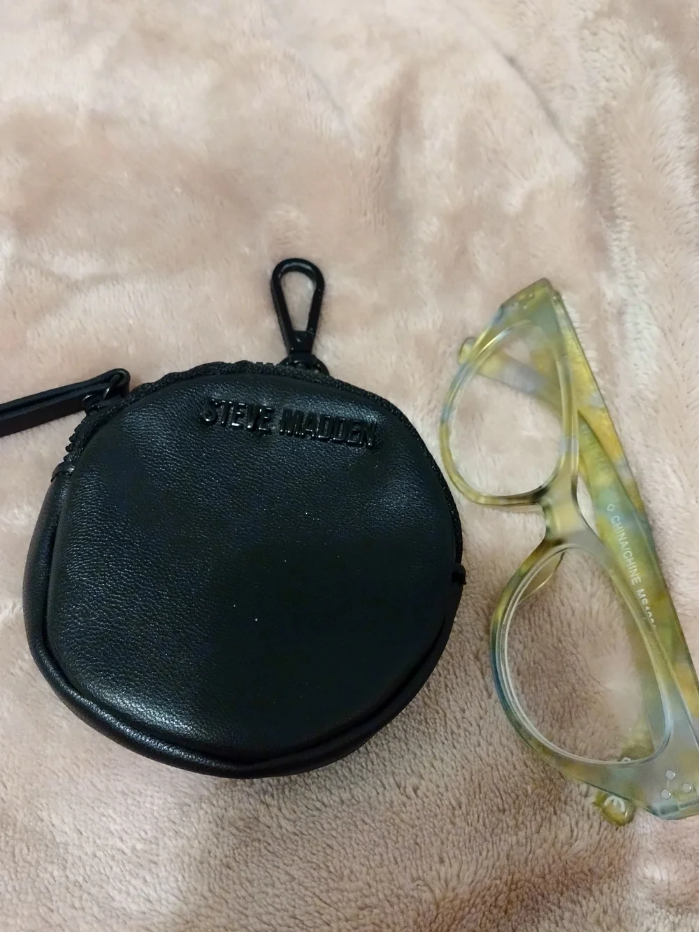 Steve Madden Black Round Zip Coin Pouch with Clip